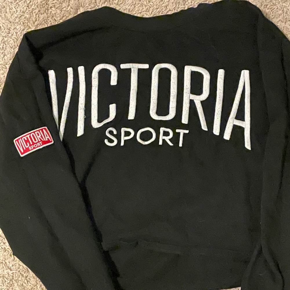 Victoria sport long sleeve workout shirt